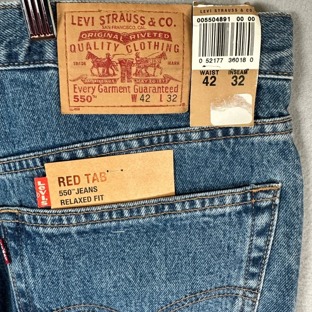 NWT Levi's 550 Jeans Mens 42x32 Blue Relaxed Fit Medium Wash Denim Red Tab